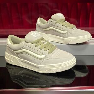 Vans Hylane Sneakers – Peyote | Men’s 8 / Women’s 9.5 | NEW